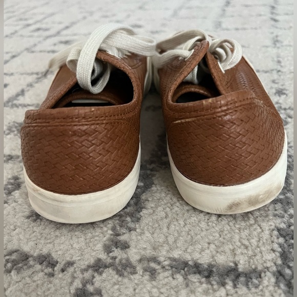 Universal Threads Sneakers - Picture 3 of 5